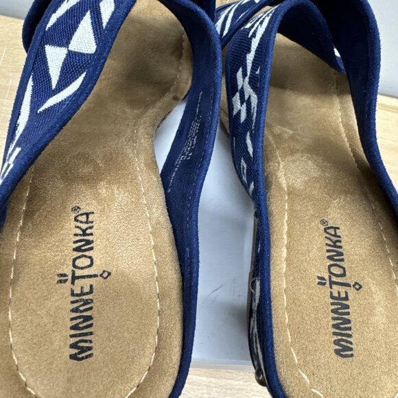 Minnetonka Womens 11 Sandals Lainey Blu White Aztec Criss Cross Cork Wedge Studs - Picture 6 of 11